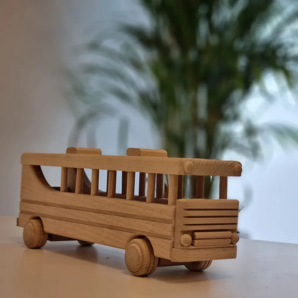 Drevený autobus