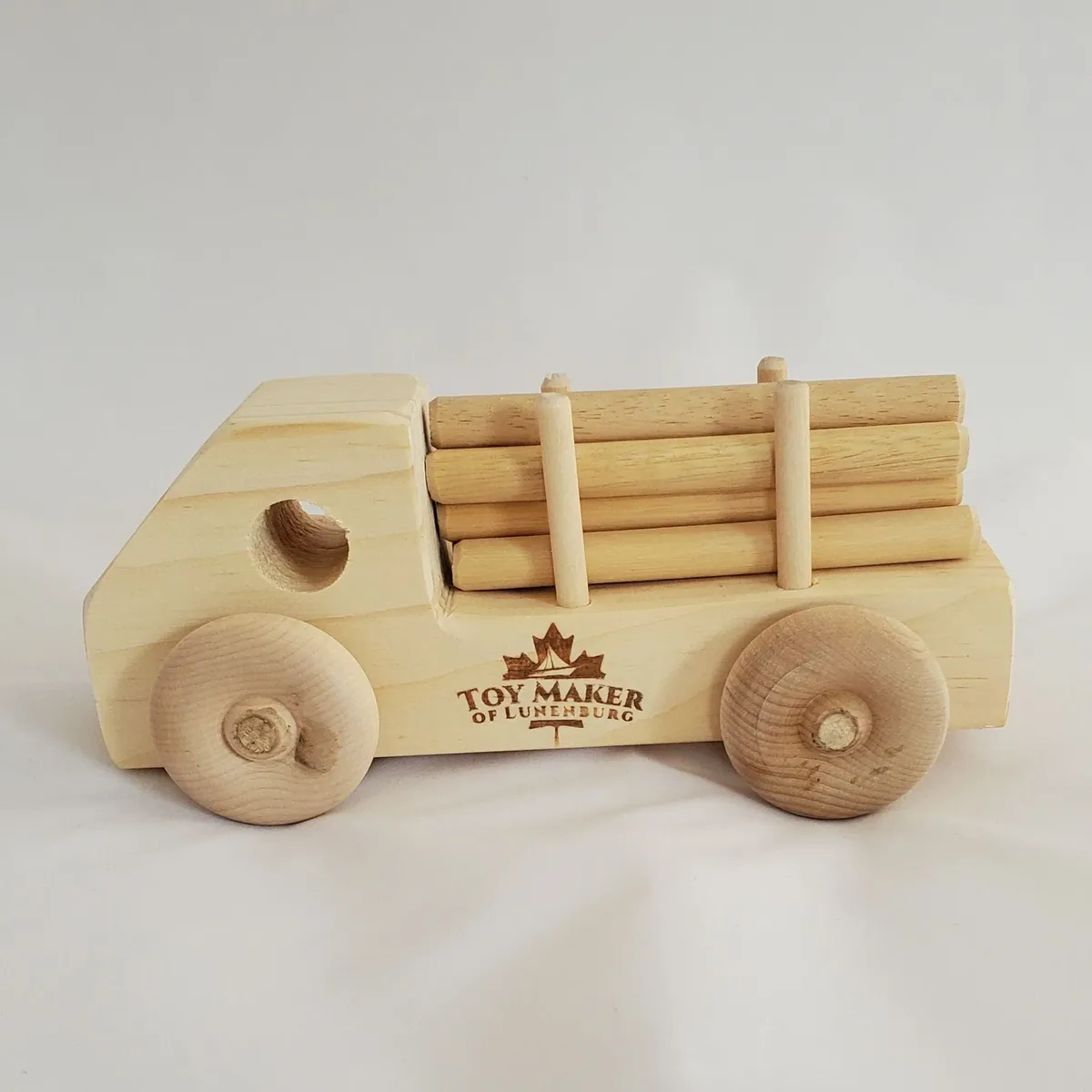 Wooden Logging Truck with Removable Logs